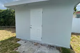 783 NW 98th St, Miami, FL 33150 - Photo 23