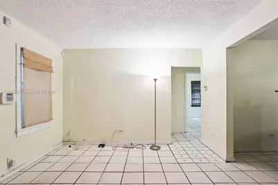 118 NW 44th St, Miami, FL 33127 - Photo 9