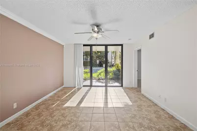 10105 W Sunrise Blvd #104, Plantation, FL 33322 - Photo 9
