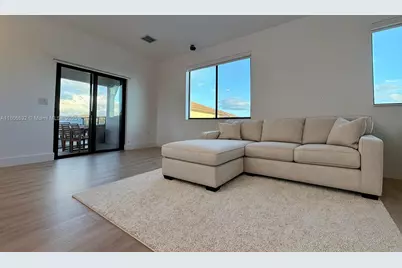 4803 NW 83rd Ct, Doral, FL 33166 - Photo 5