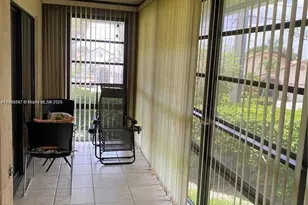 10407 E Clairmont Cir, Tamarac, FL 33321 - Photo 9