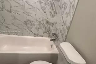 5401 Collins Ave, Miami Beach, FL 33140 - Photo 19