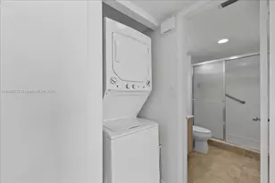 20515 E Country Club Dr, Aventura, FL 33180 - Photo 13