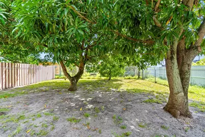 270 W 15th St, Hialeah, FL 33010 - Photo 21