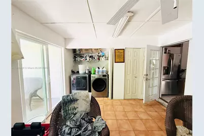 6360 W 8th Ave, Hialeah, FL 33012 - Photo 9
