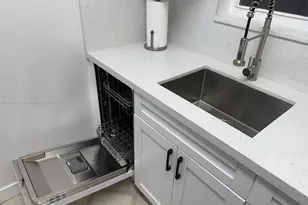 160 SW 30th Ave, Miami, FL 33135 - Photo 5