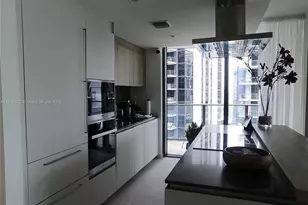1000 Brickell Plaza, Miami, FL 33131 - Photo 7