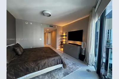 1000 Brickell Plz #2301, Miami, FL 33131 - Photo 19
