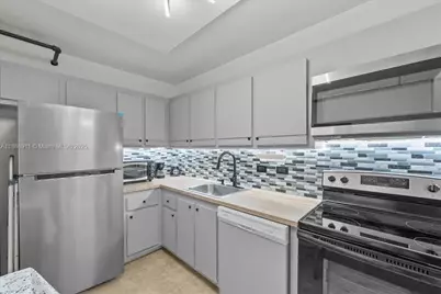 20515 E Country Club Dr #746, Aventura, FL 33180 - Photo 11