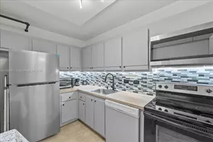 20515 E Country Club Dr, Aventura, FL 33180 - Photo 11