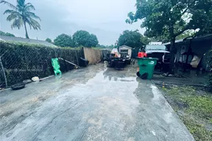 2751 NW 99th St, Miami, FL 33147 - Photo 21