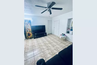 2751 NW 99th St, Miami, FL 33147 - Photo 9