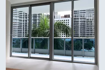 200 Biscayne Boulevard Way #304, Miami, FL 33131 - Photo 5