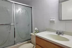 501 SW 1st St, Miami, FL 33130 - Photo 17