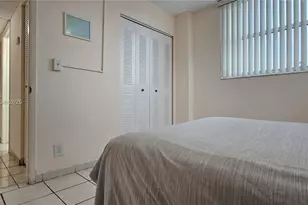 501 SW 1st St, Miami, FL 33130 - Photo 13