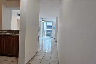 501 SW 1st St, Miami, FL 33130 - Photo 11