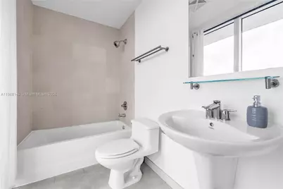 60 SW 13th St #2119, Miami, FL 33130 - Photo 7