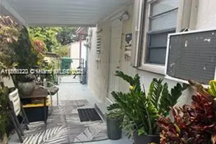 1527 NW 101st St, Miami, FL 33147 - Photo 9