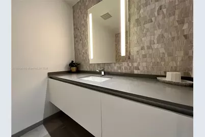 68 SE 6th St #1003, Miami, FL 33131 - Photo 19