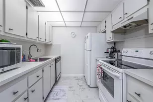 13255 SW 7th Ct, Pembroke Pines, FL 33027 - Photo 11