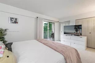 13255 SW 7th Ct, Pembroke Pines, FL 33027 - Photo 15