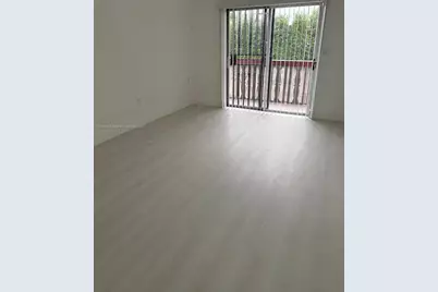 1000 W 28 St #15, Hialeah, FL 33010 - Photo 3