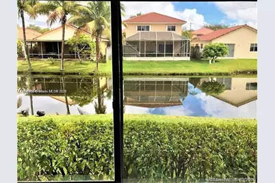 342 Lakeview Dr #102, Weston, FL 33326 - Photo 3