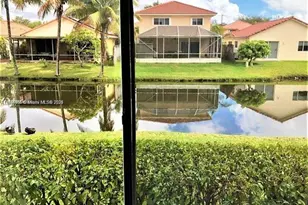 342 Lakeview Dr, Weston, FL 33326 - Photo 3
