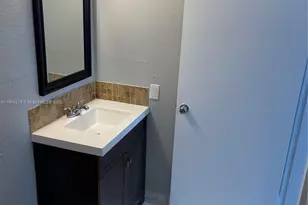 301 NW 177th St, Miami Gardens, FL 33169 - Photo 11