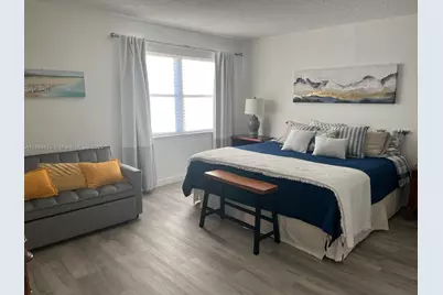 401 Golden Isles Dr #916, Hallandale Beach, FL 33009 - Photo 3