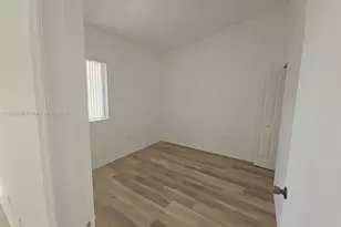 1241 SE 29th St, Homestead, FL 33035 - Photo 7