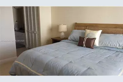 5701 Collins Ave #405, Miami Beach, FL 33140 - Photo 7