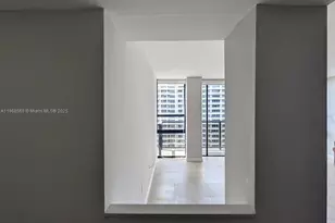 600 NE 36th St, Miami, FL 33137 - Photo 9