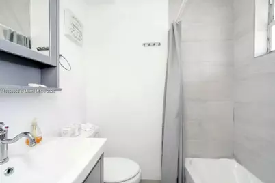 3030 Collins Ave #4F, Miami Beach, FL 33140 - Photo 7