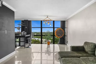 1000 Parkview Dr #1025, Hallandale Beach, FL 33009 - Photo 5