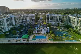 1000 Parkview Dr, Hallandale Beach, FL 33009 - Photo 23