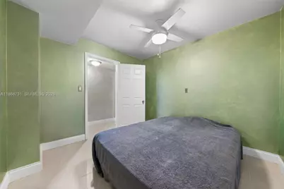 1000 Parkview Dr #1025, Hallandale Beach, FL 33009 - Photo 15