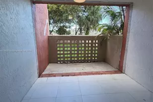 10245 NW 9th St Cir, Miami, FL 33172 - Photo 19