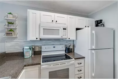 8730 Thomas Dr #409, Panama City, FL 32408 - Photo 7