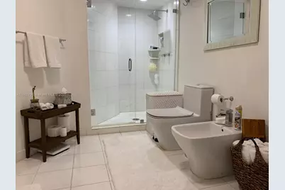 6301 Collins Ave #1606, Miami Beach, FL 33141 - Photo 9