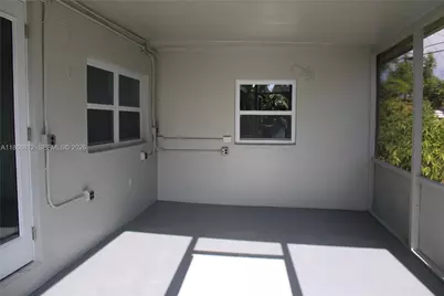 241 NE 55th St, Oakland Park, FL 33334 - Photo 51