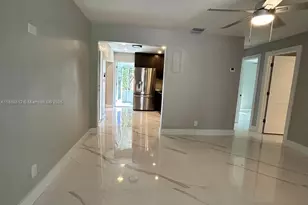 241 NE 55th St, Oakland Park, FL 33334 - Photo 7