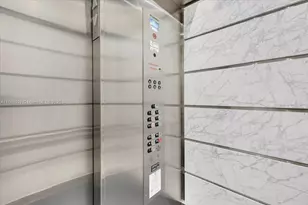 900 NE 195th St, Miami, FL 33179 - Photo 7