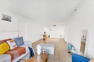 900 NE 195th St, Miami, FL 33179 - Photo 13