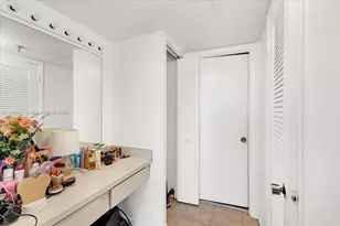 900 NE 195th St, Miami, FL 33179 - Photo 17