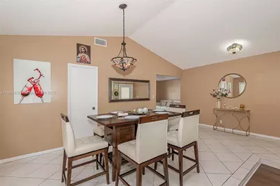 7105 NW 45th St, Coral Springs, FL 33065 - Photo 9