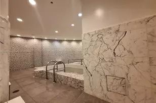 253 NE 2nd St, Miami, FL 33132 - Photo 11