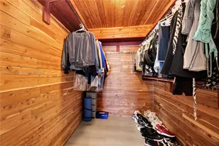 1800 NE 114th St, Miami, FL 33181 - Photo 21