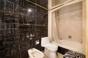 1800 NE 114th St, Miami, FL 33181 - Photo 23