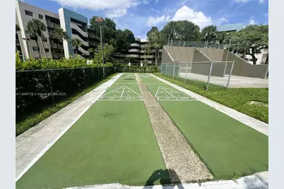 1100 Colony Point Cir #215, Pembroke Pines, FL 33026 - Photo 33